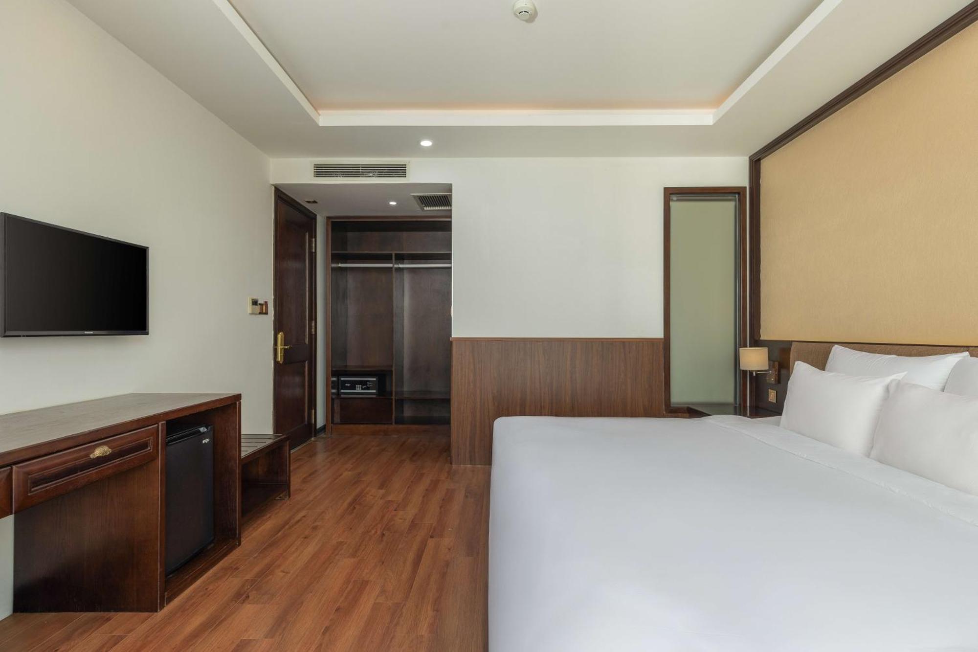 Palazzo Luxury Hotel Da Nang Exteriör bild