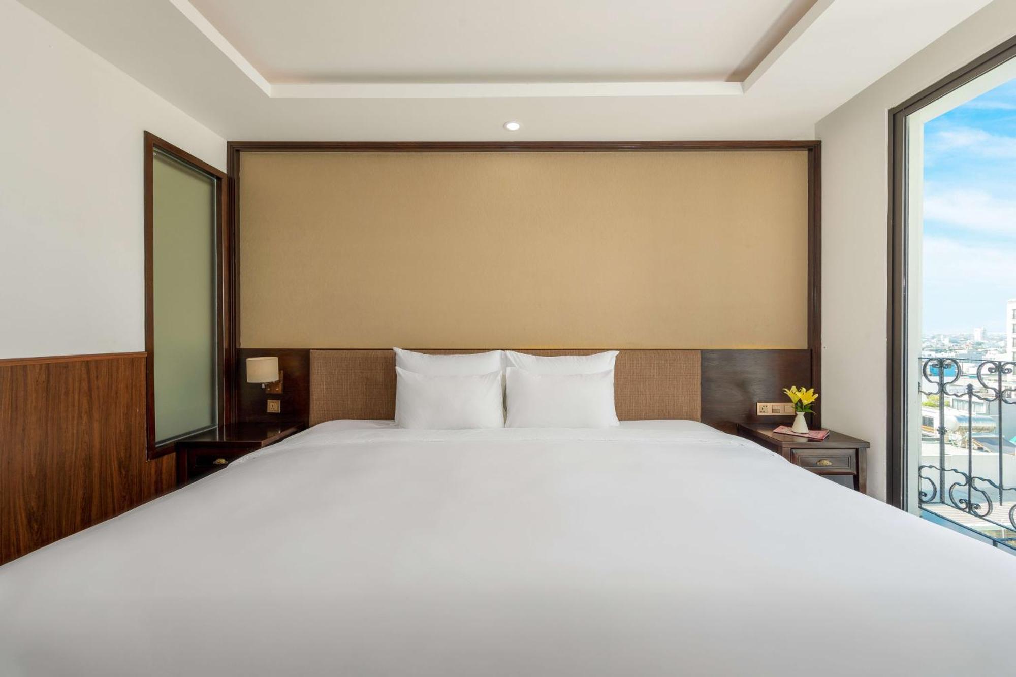 Palazzo Luxury Hotel Da Nang Exteriör bild